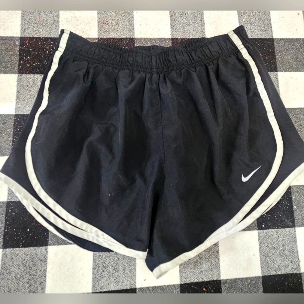 Nike Women’s Athletic Shorts Size Medium Black & White